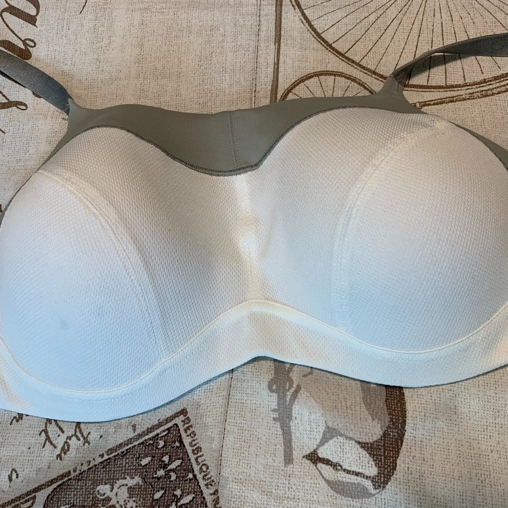 🧜B1G1🧜‍♀️Half Moon Sports Bra By Modern Movement